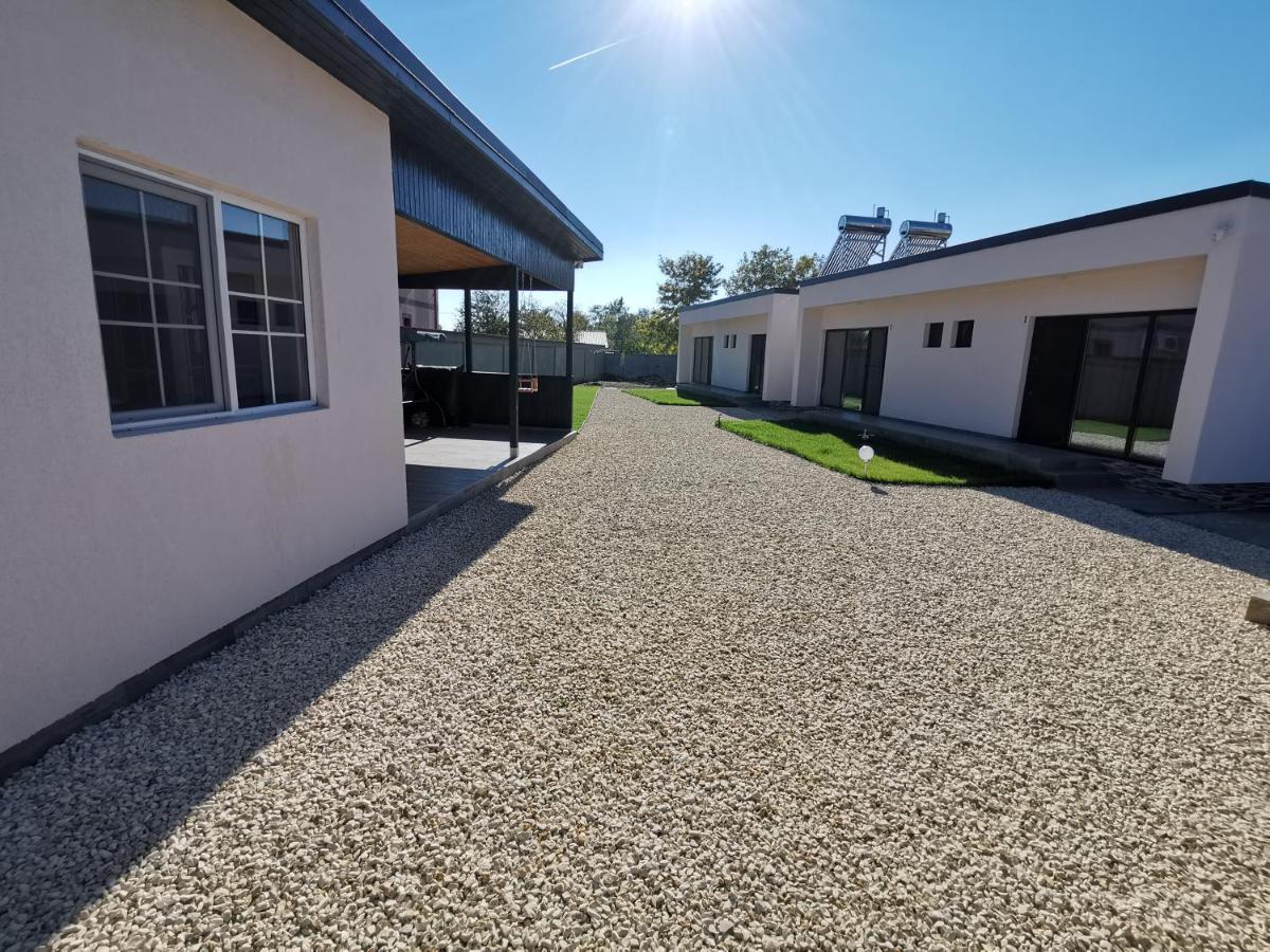 Casutele Amaliei Hotel Corbu  Kültér fotó